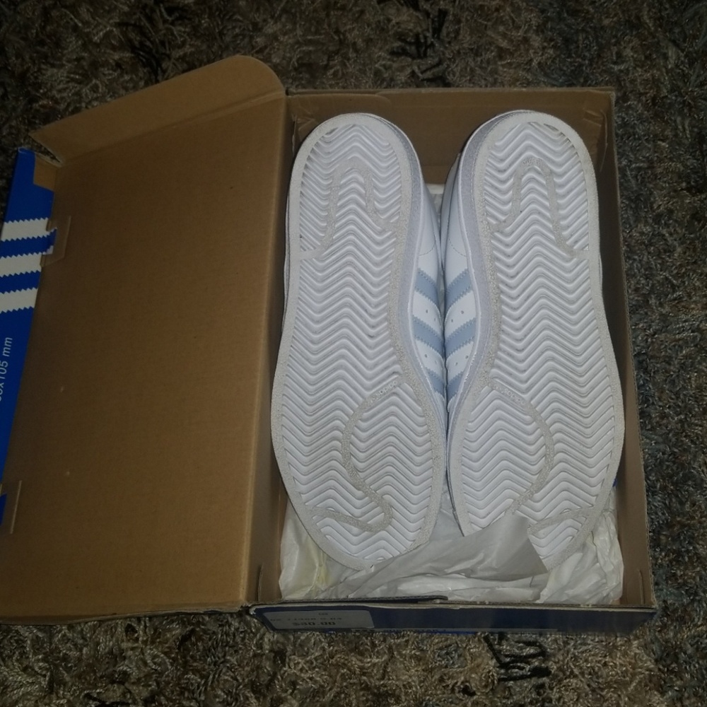 Hightop superstar worn like 2 or 3times - Picture 2 of 6